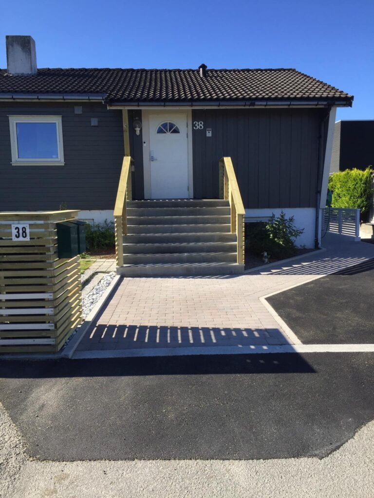 Belegningstein med tregjerde